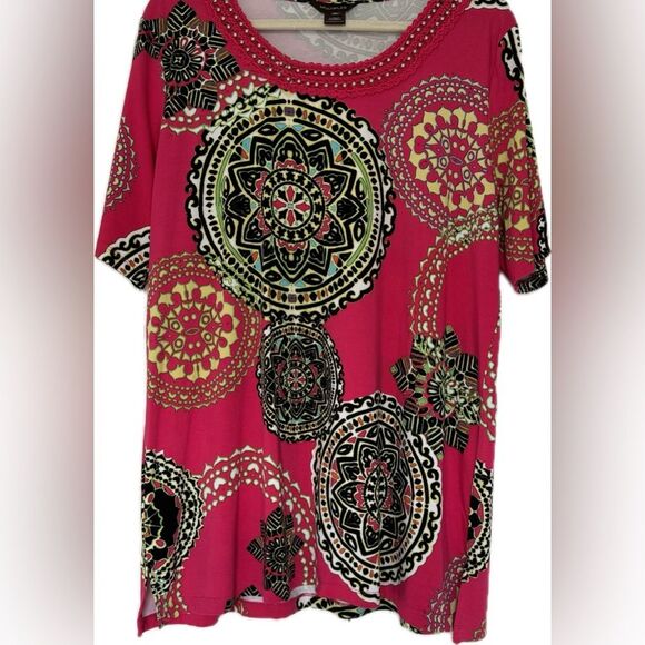 Gorgeous Multiples top! - Picture 2 of 8